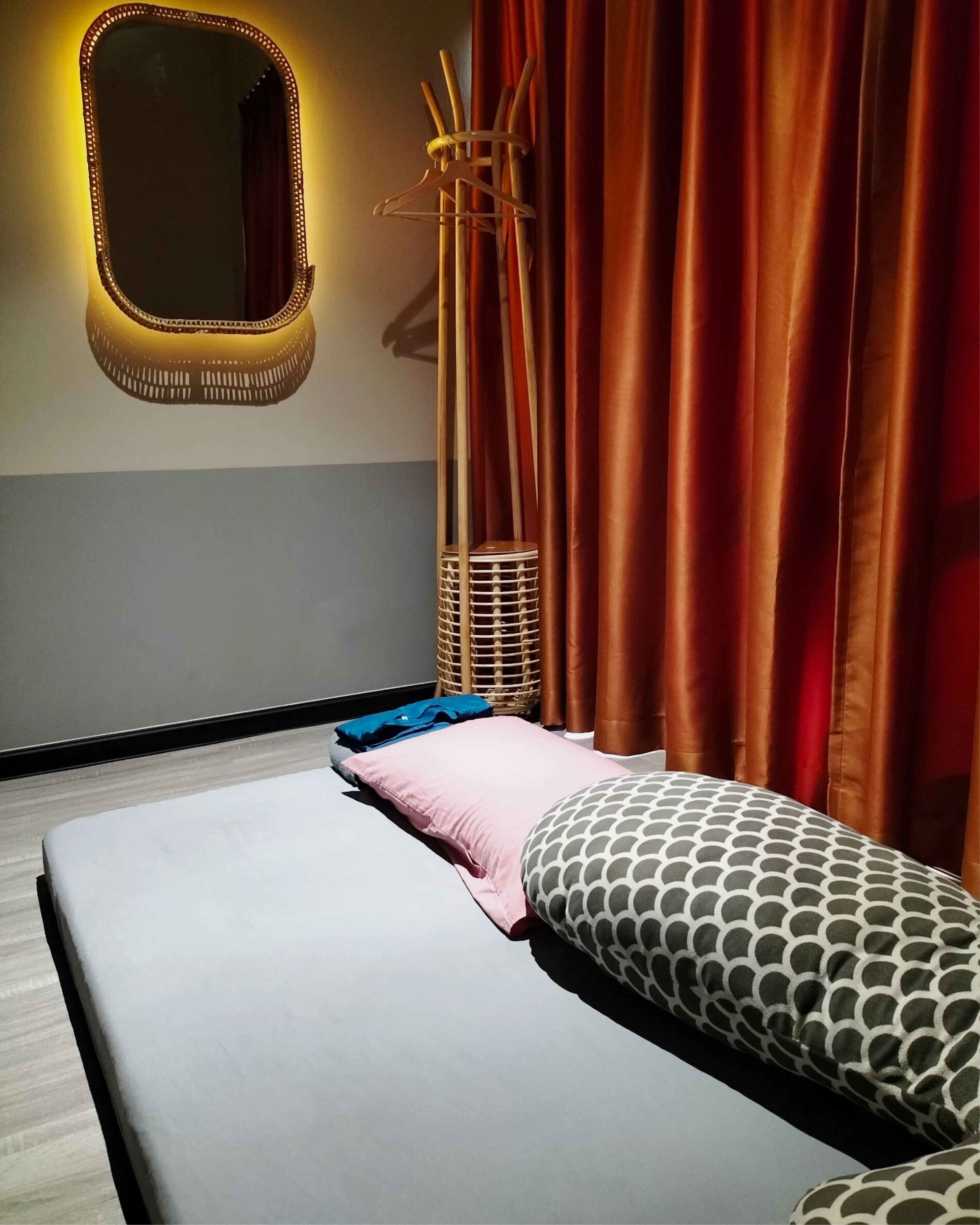 BJ OUTLET ROOM