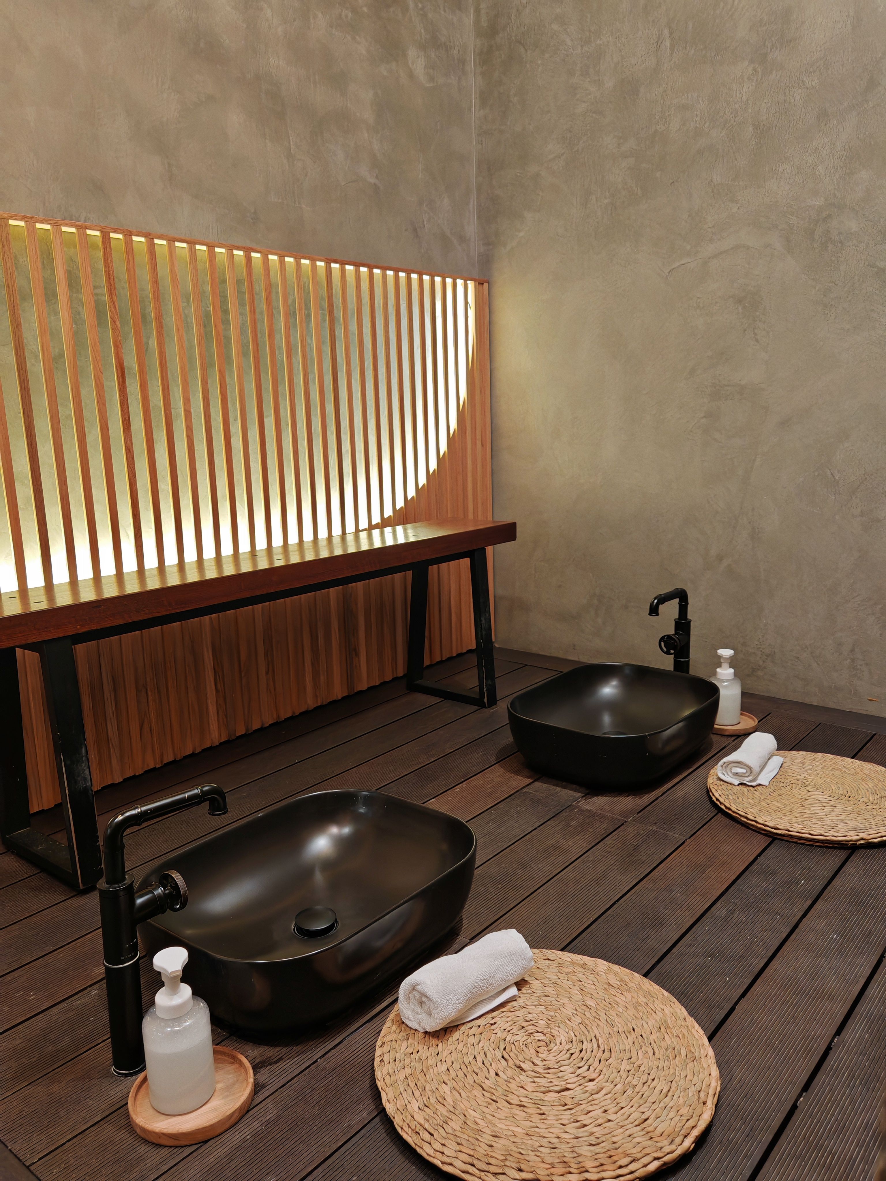 Wash in Urban Retreat - The Curve outlet