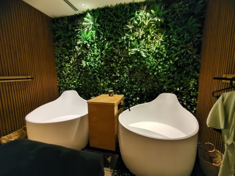 Urban Retreat Spa bathtubs